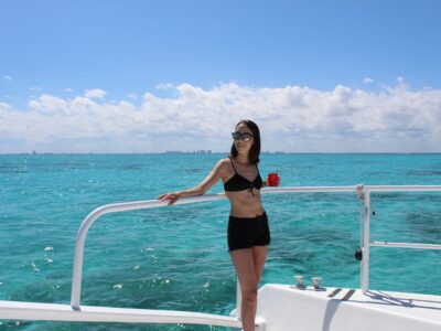 precio de un catamaran tour a isla mujeres